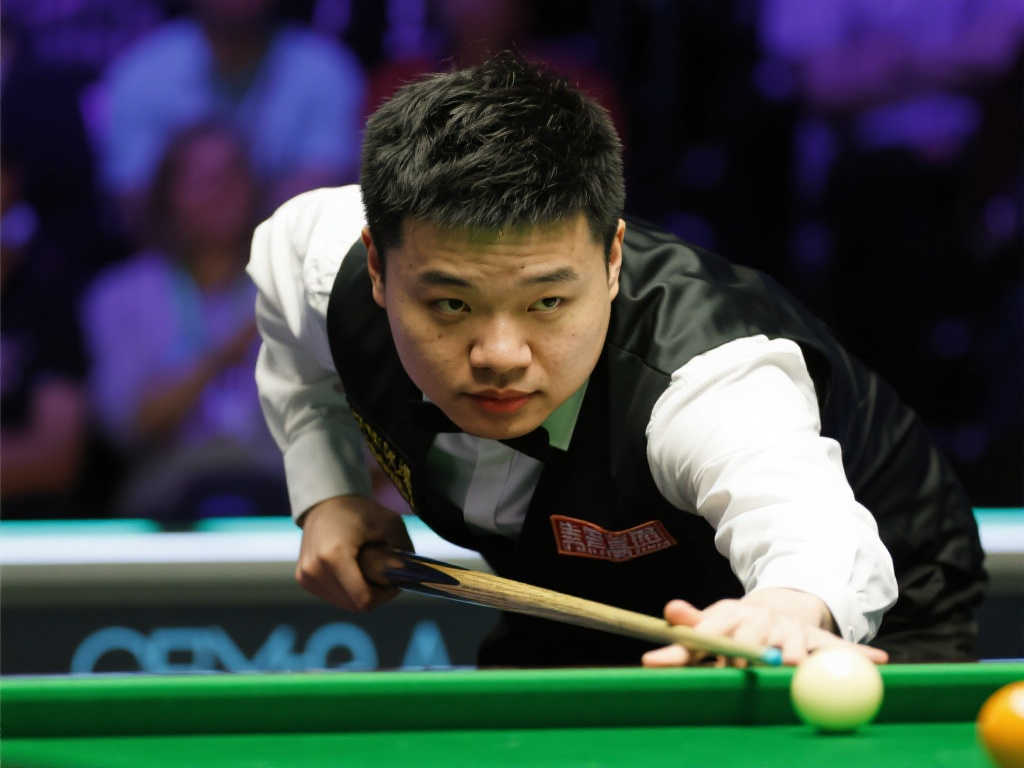 再创历史!赵心童继丁俊晖后成为第二位闯入世锦赛决赛的中国选手 再创历史!赵心童继丁俊晖后成为第二位闯入世锦赛决赛的中国选手